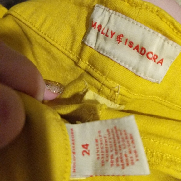 Yellow denim shorts - Picture 2 of 3